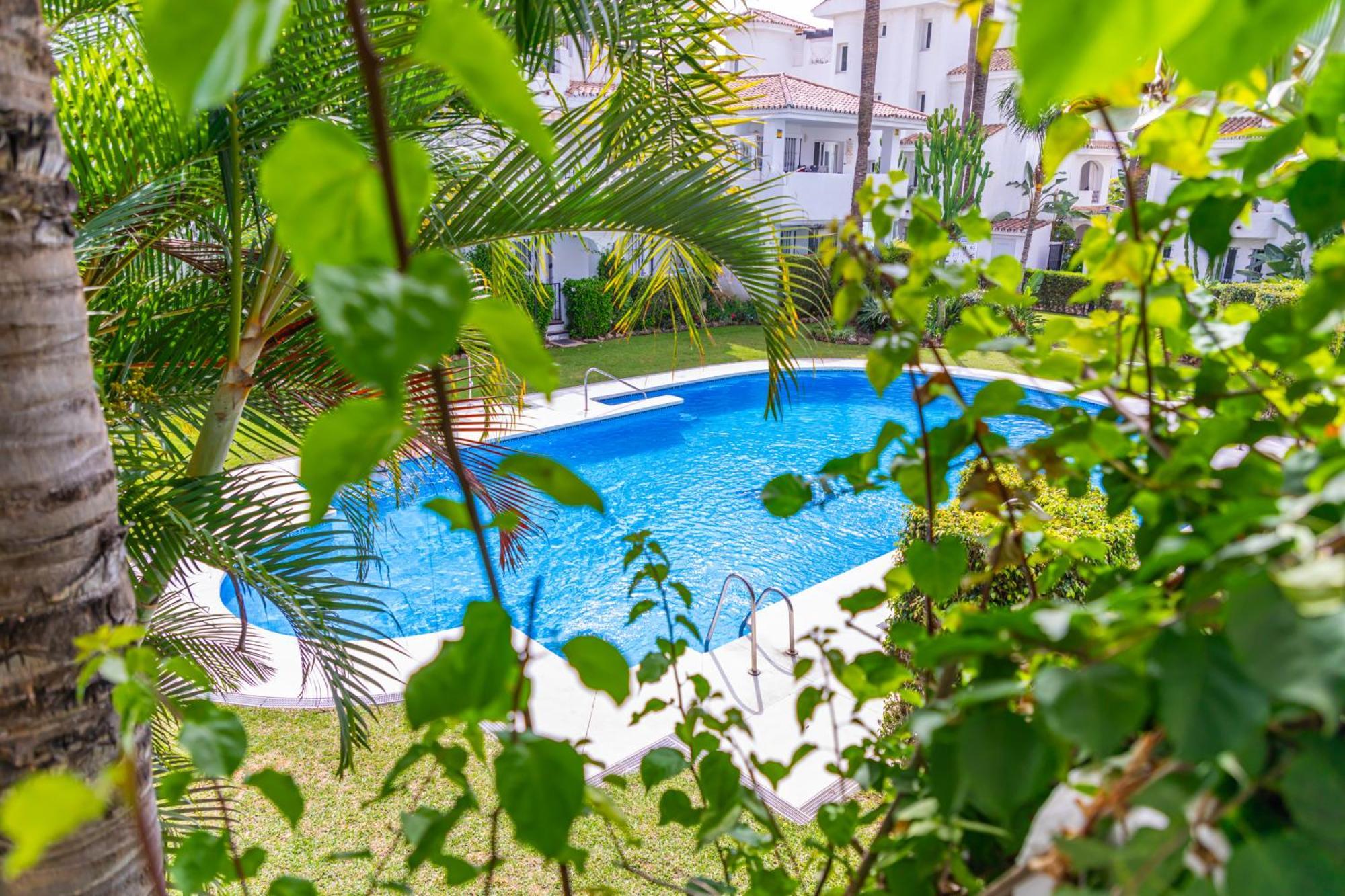 Ab Properties - Design Penthouse Marbella - Puerto Banus - Golden Mile - Pool And Tropical Garden View Екстер'єр фото